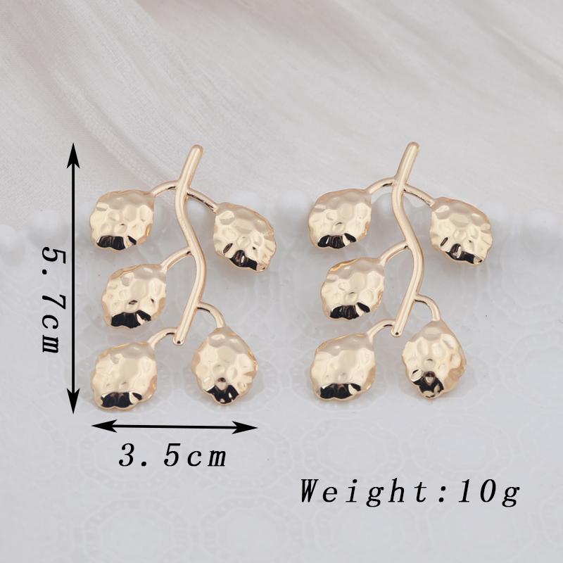 

Retro Golden Metal Leaf Drop Earrings for Women European Long Big Dangle Earrings Wedding Party Exaggerate Punk Zircon
