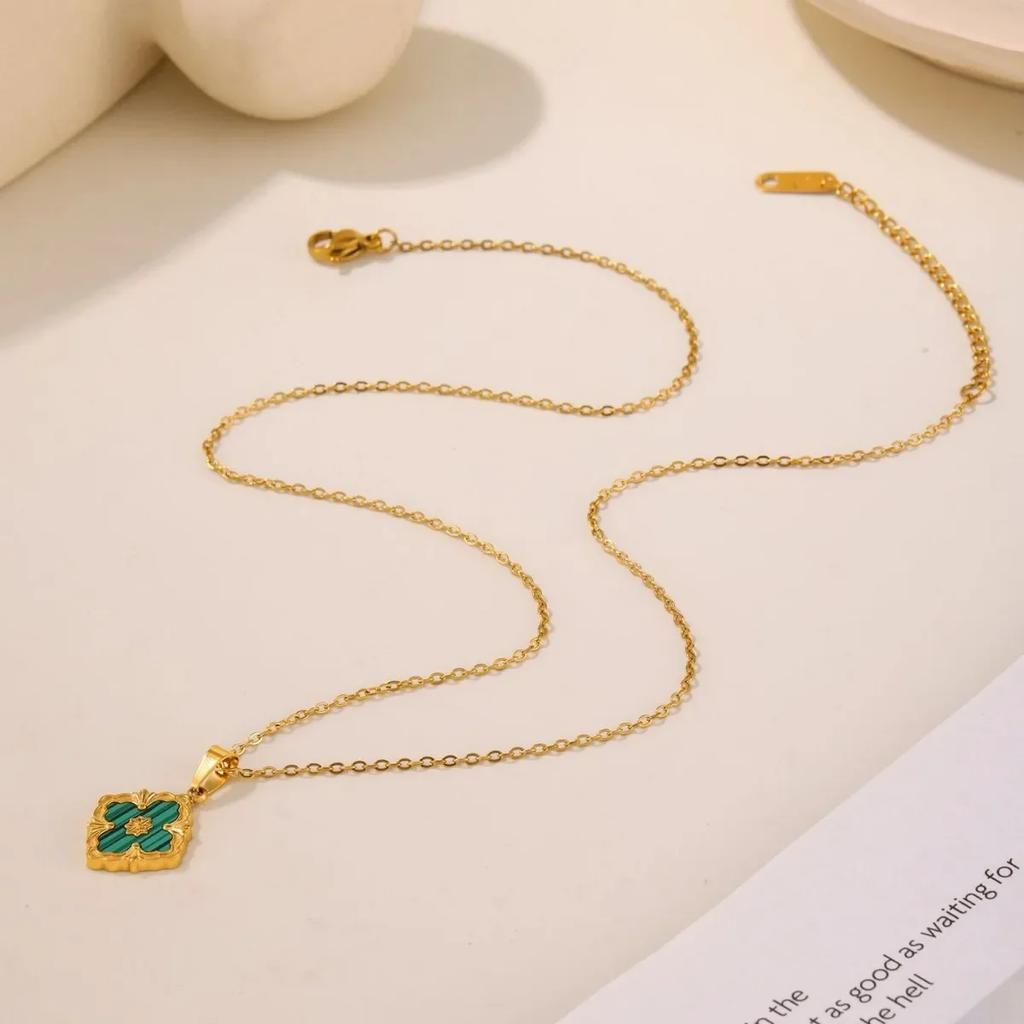 1 Set Fashion Elegant Buccellati 15 Large Clover Necklace Bracelet Earrings Plated 18k Crafted Vintage Rhombus Court Style Set