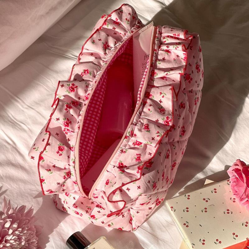 

Ins Women Lace Vintage Flower Quilted Cosmetic Bag Large Capacity Toiletry Makeup Storage Pouch Handbag Small Cute Zipper Bags 1cm