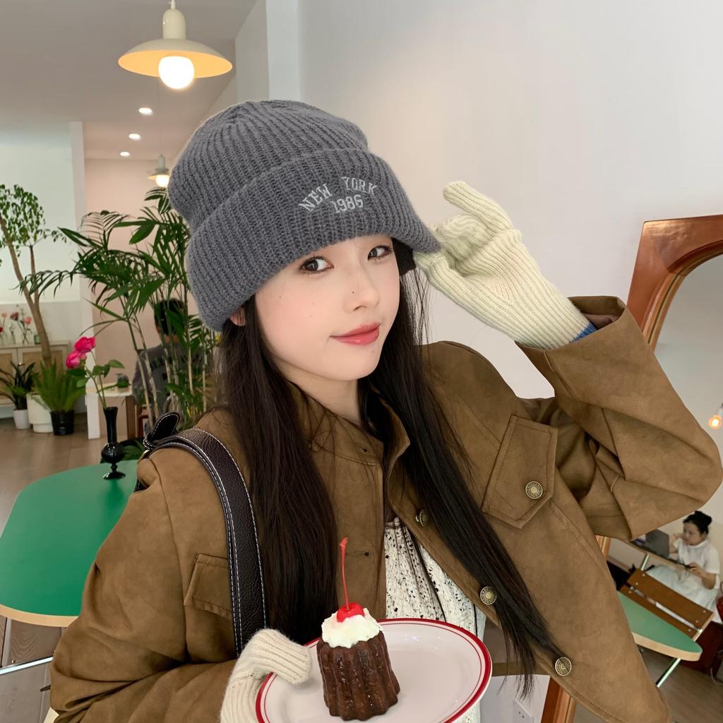 Fashionable Knitted Hat Autumn and Winter Style Thickened Warm Big Head Circumference Showing Face Small Wool Hat Pullover Ear Protection