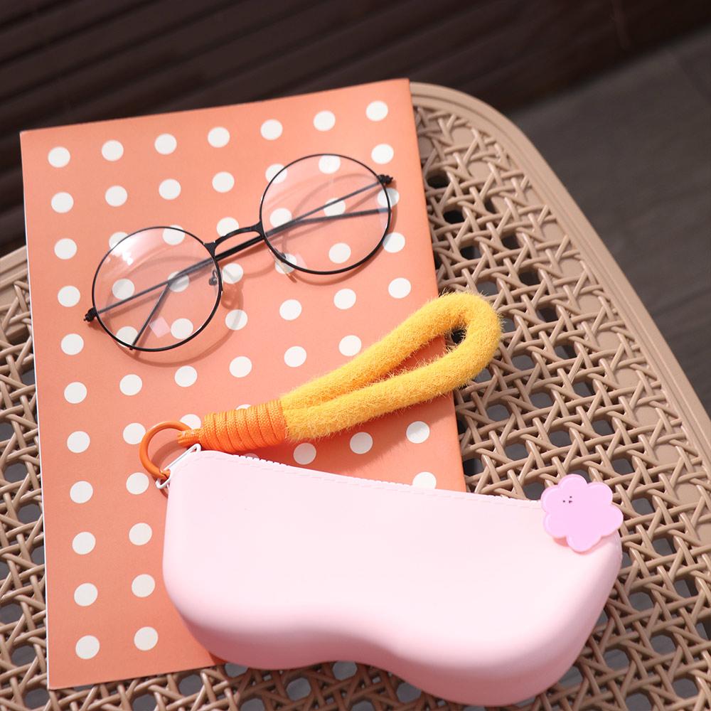 Eco-friendly Portable Zipper Eyeglasses Bag Plush Handle Glasses Storage Bag  Travel Essentials