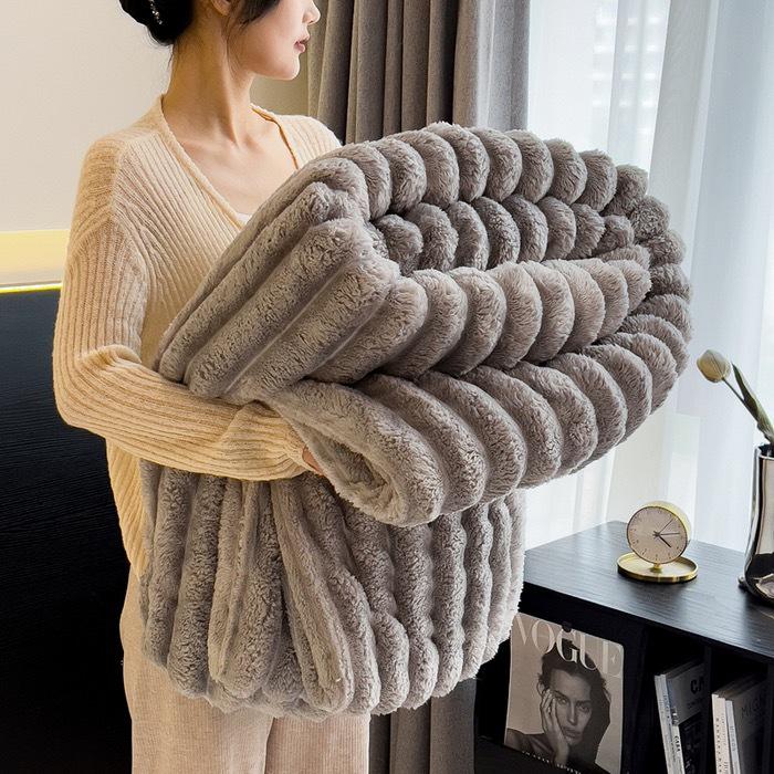 Luxurious Ribbed Flannel Blanket with Imitation Rabbit Fur