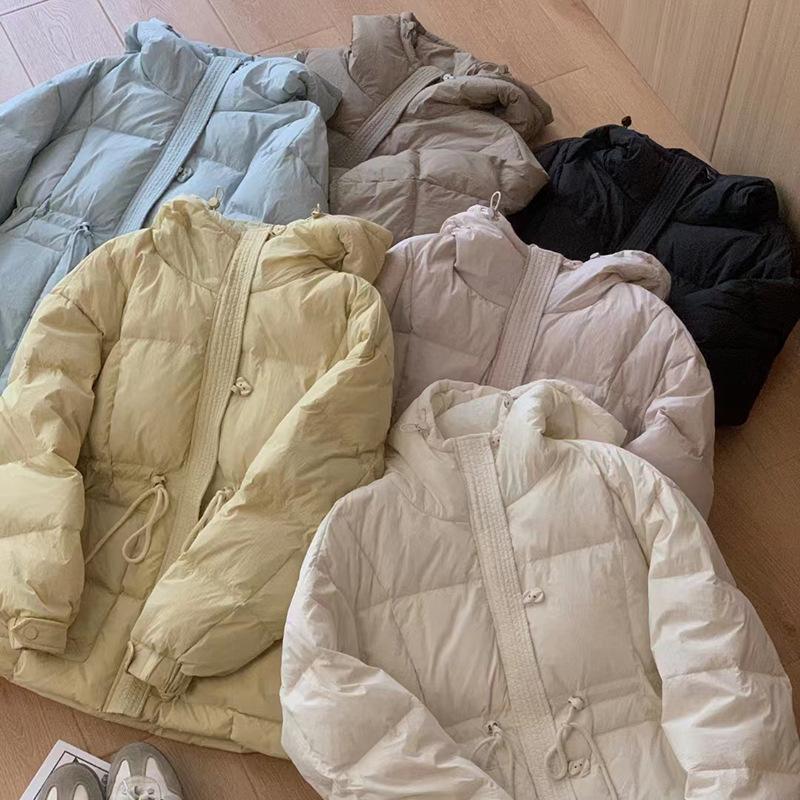 Hooded small down jacket women's short 2024 winter waist design sense pig nose buckle warm jacket tide