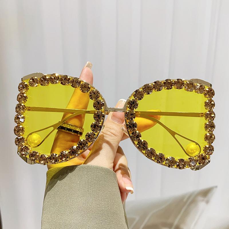 Trendy Oversized Rhinestone Sunglasses with Ocean Lens - European & American Style
