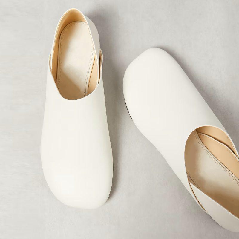 

Krazing Pot Кожа коровы Летний Размер 46 Размер 45 Вечерняя обувь Женщины Женщины Круглый носок Европейский дизайн Балетки 44 слоновая кость