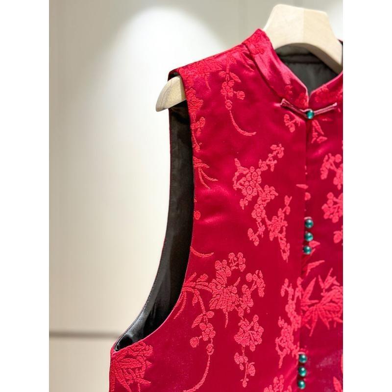 Zhang Velvet Jacquard New Year's Red Vest Women's 2025 Spring New Stand-up Collar Retro Buckle Vest