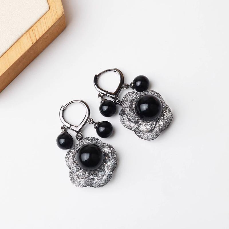 Black Retro Rose Flower Crystal Stud Earrings - Luxurious  Versatile