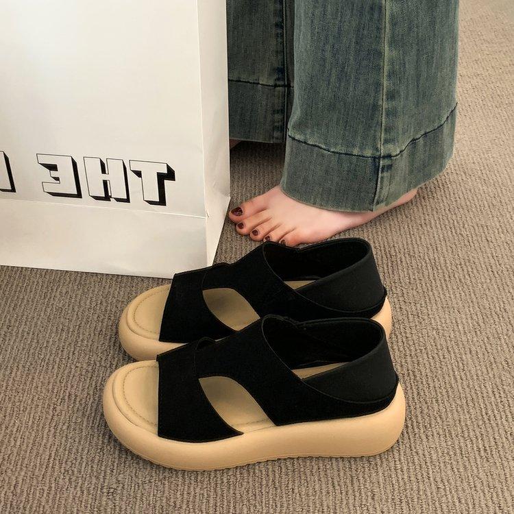 

Summer open-toed soft leather sandals comfortable and fashionable retro versatile flat-bottomed non-slip fashion casual shoes single shoes women 35 чорний