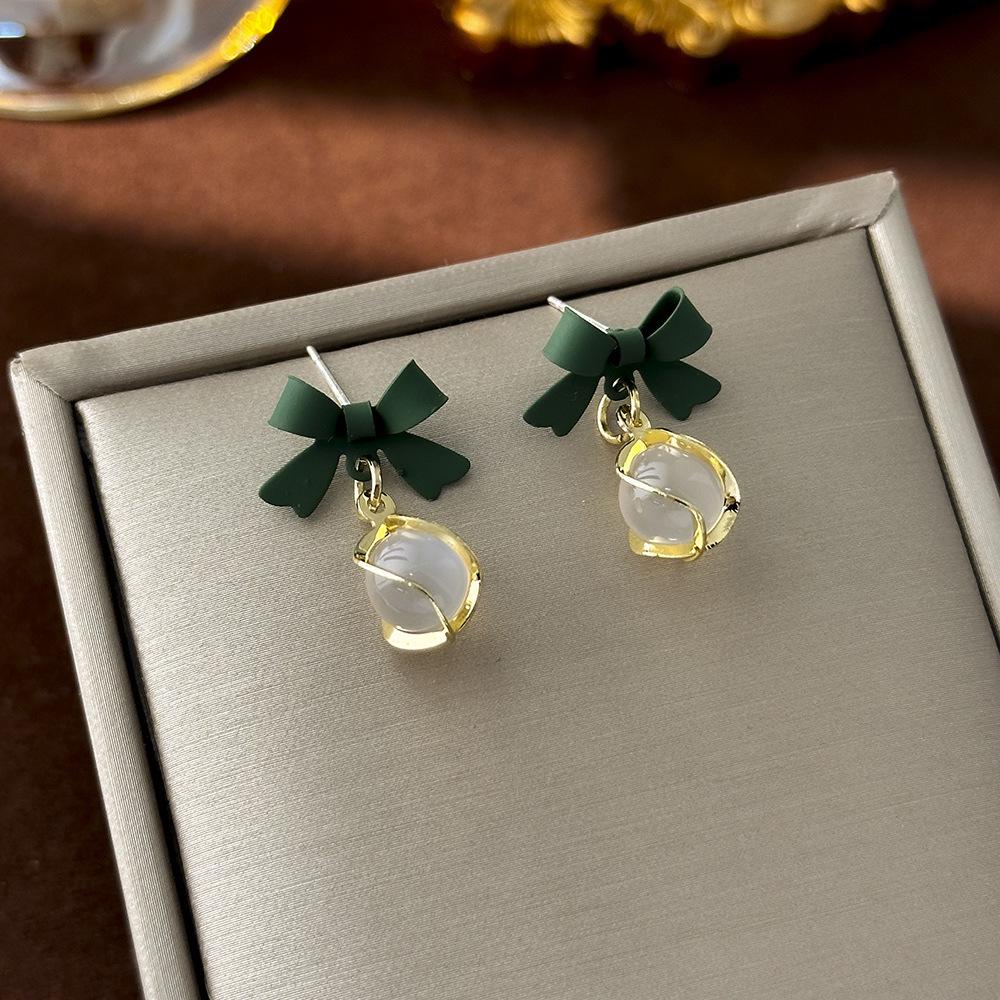 Silberne Nadel Katzenaugenstein Blume Ohrringe - Elegantes, vielseitiges Modeaccessoire für Frauen
