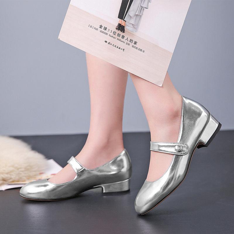 

New children s leather shoes solid color princess high heels beef tendon soft sole medium children s older children s shoes buckle girls student s 39 шампанского