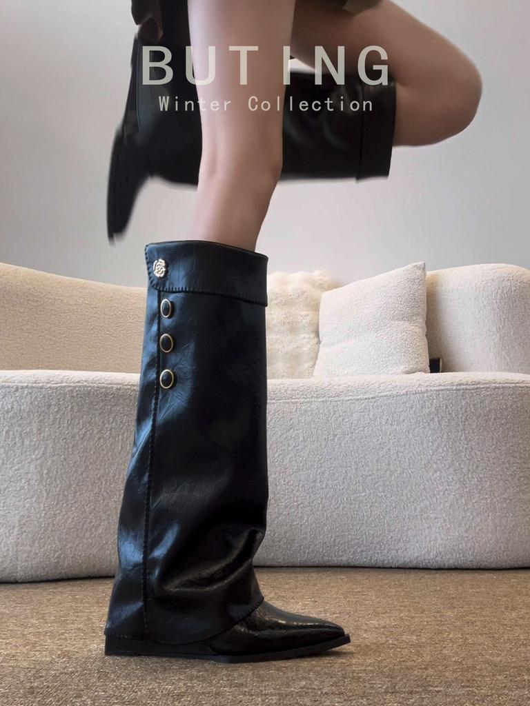 Versão em pele de ovelha~ Botas de moto de salto alto com bico fino estilo Xiaoxiangfeng 2025 retrô, mas botas de cavaleiro para calças até ao joelho