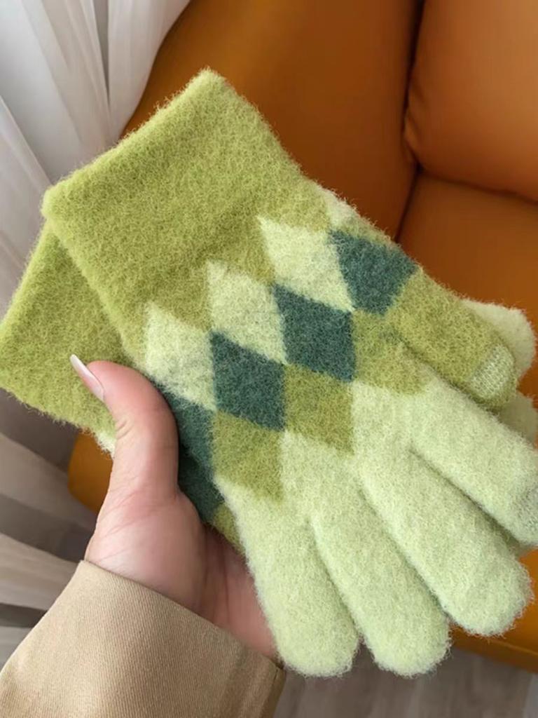 Gloves Warm gloves Fleece thickened gloves Leaky finger knitted middle school student cold-proof plush gloves