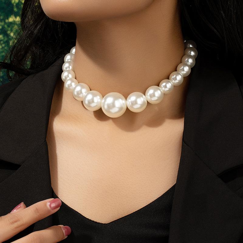 French Retro Court Style Pearl Necklace Female Korean Version Temperament Elegant Fashion Commuter New Year's Collarbone Chain