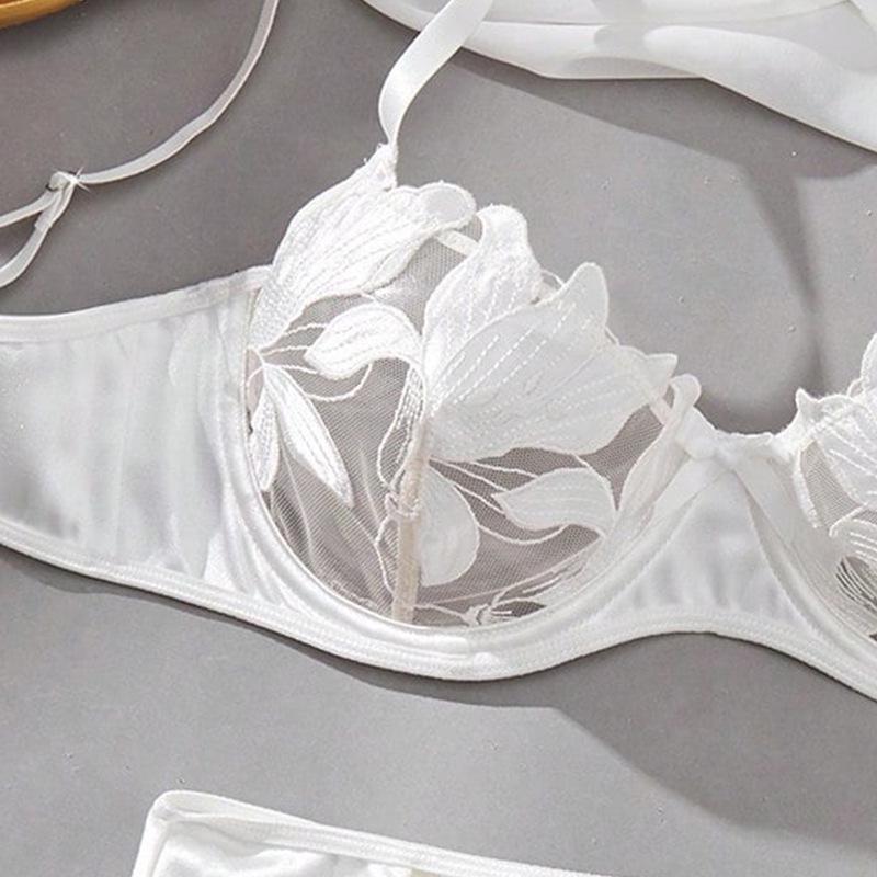 Exquisite Embroidered Floral Lingerie Set - Stylish Four-Piece Bra Set
