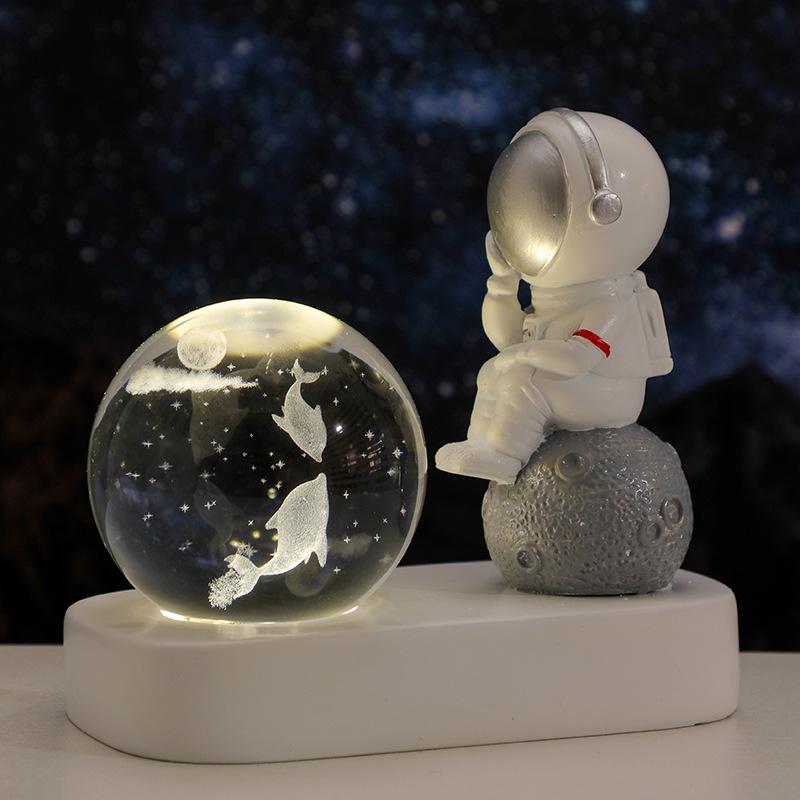 Кристальная ночная лампа-астронавт и настольное украшение - Подарок на выпускной или день рождения для братьев.