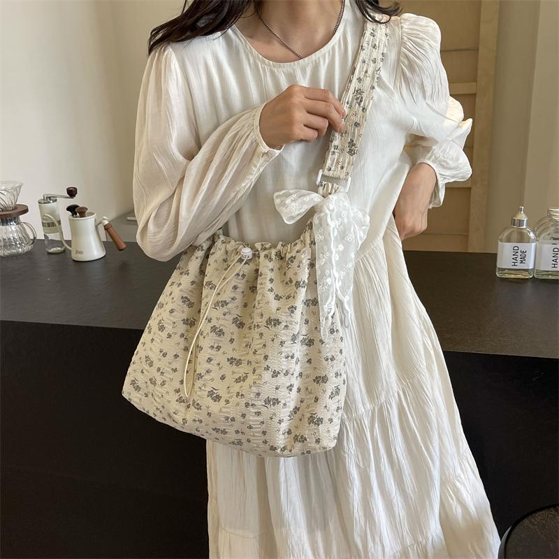 Сумка через плечо Женская большая сумка с цветочным принтом Сумка через плечо чёрный — фото 14