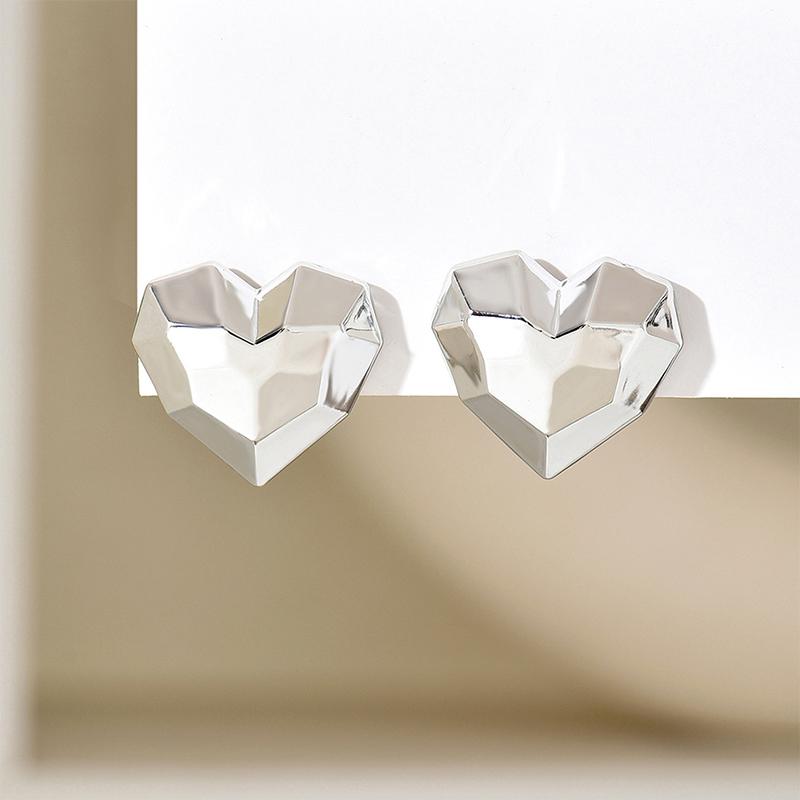 

1 пара винтажных милых сережек-гвоздиков в форме геометрического сердца конфетных цветов, граненые серьги-гвоздики в форме сердца для женщин, ювелирный подарок, аксессуары