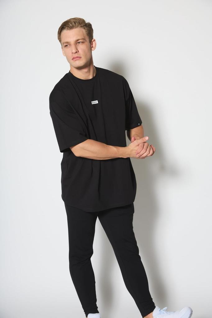 EVANE Oversized Cotton Stretch Box Logo T-Shirt (M, Black)
