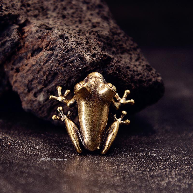 Brass Small Frog Miniatures Figurines Vintage Handmade Copper Animal Toad Desktop Ornaments Home Decoration Crafts Tea Pet Decor