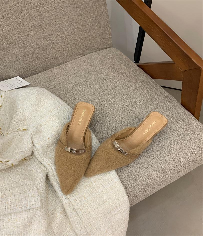 French temperament baotou, half slippers, and women's shoes outside. In the spring and autumn of 2025, the new models are matched with skirts, pointe