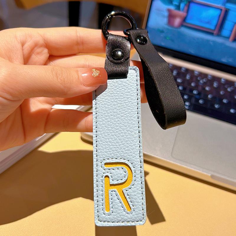 Fashion 26 Letters Key Chain Pu Leather Alphabet Letter Keyring Car Key Accessories Business Key Holder Women Bag Pendant Decor