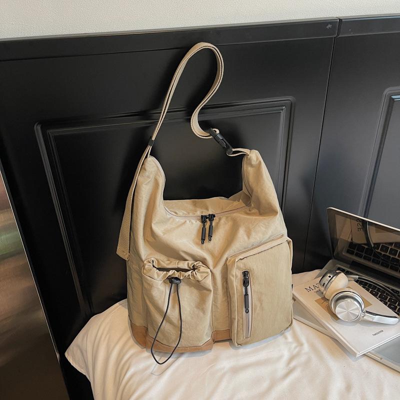 2025 Autumn Fashion Messenger Bag Men's and Women's Large-capacity Shoulder Bag Women's Niche High-value Backpack Commuter Satchel