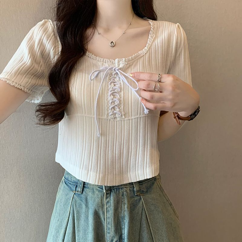 Black Square Neck Knitted Short Sleeved T-shirt for Women with Summer Design Sense Lace Lace Lace Slim Fit and Slimming Top