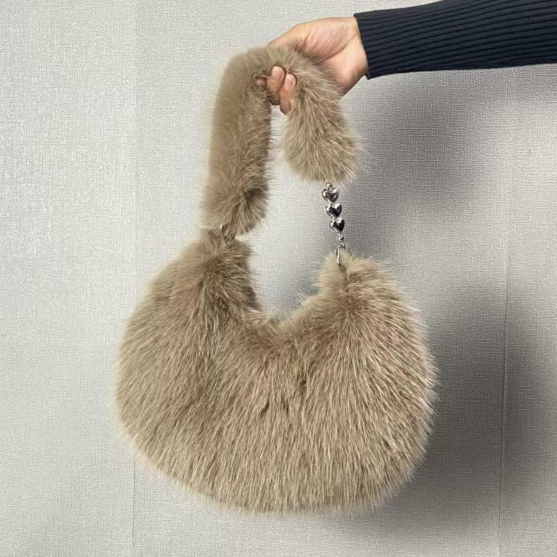 

Women s Plush Heart Chain Crossbody Bag - Korean Style, Versatile, Large Capacity with Sweet Beading