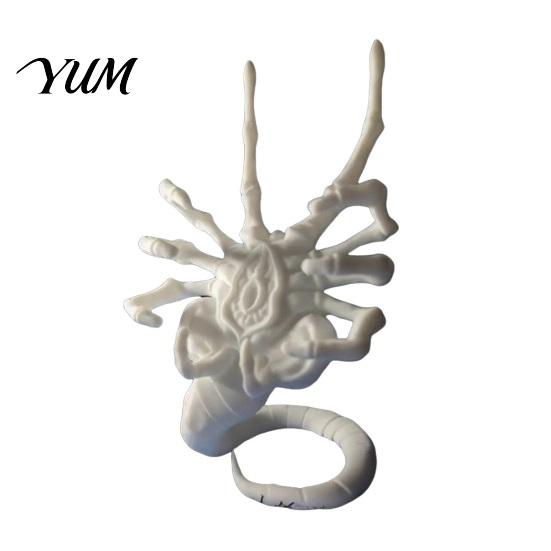 Non Slip Phone Mount for Desk Alien Facehugger Stand, Unique 3D Printed Cell Holder, Compact Smartphone Stand Home Sturdy PLA Decorative Office