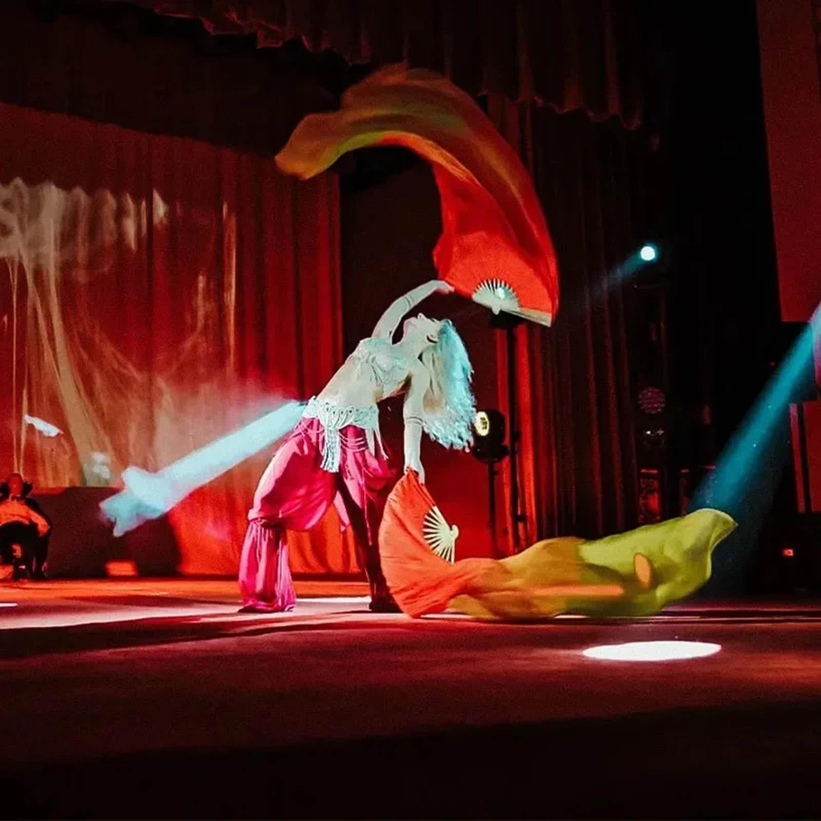 

Віяло для танцю живота, виготовлене з шовку, довжиною 1,8 м для заходів yellow orange red