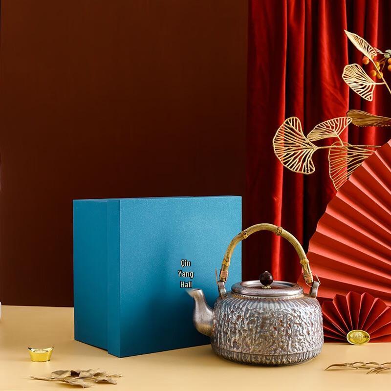 Man Ting Hua Collection: Handcrafted Gilt Silver Teapots