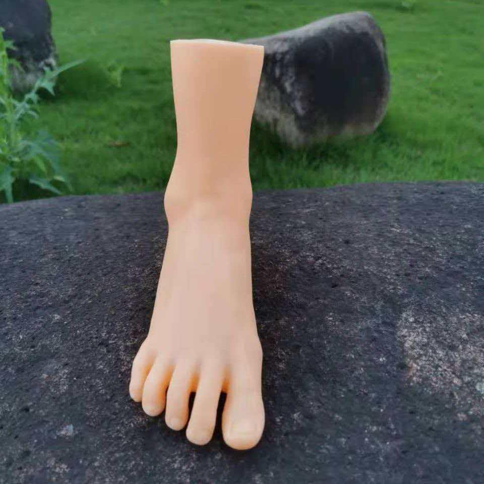

Silicone Female Foot Model with Five-Finger Slippers and Socks for Display and Live Broadcasts