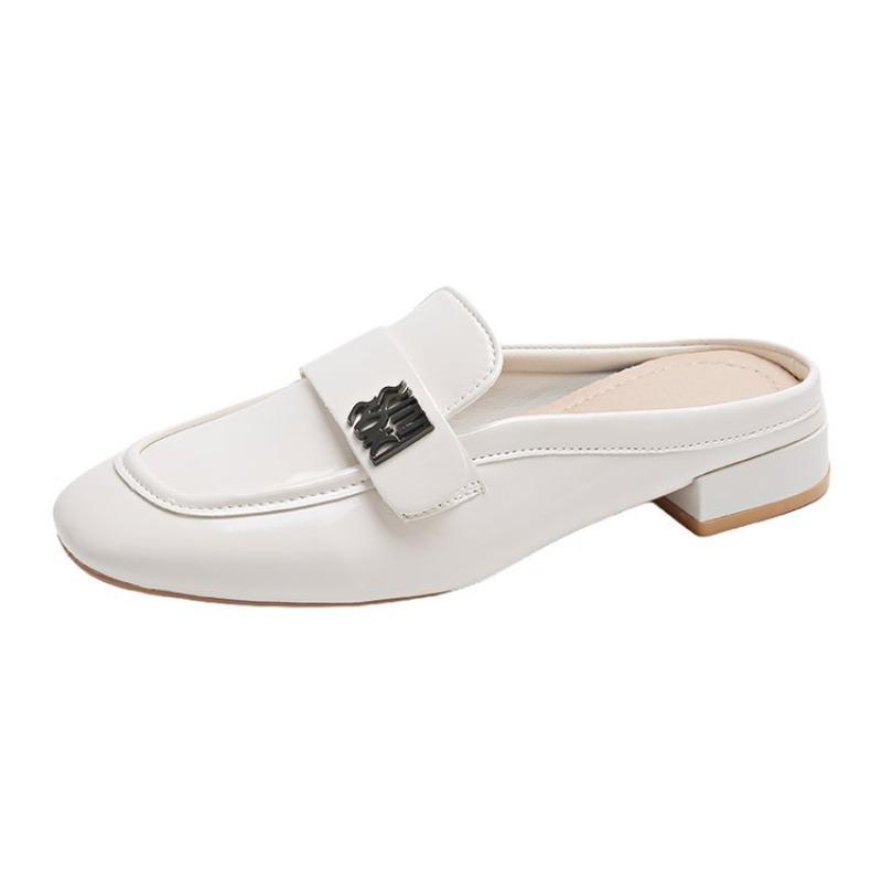 

Wear a pedal bag head outside, new glossy small leather shoes, low heels. 36 белый