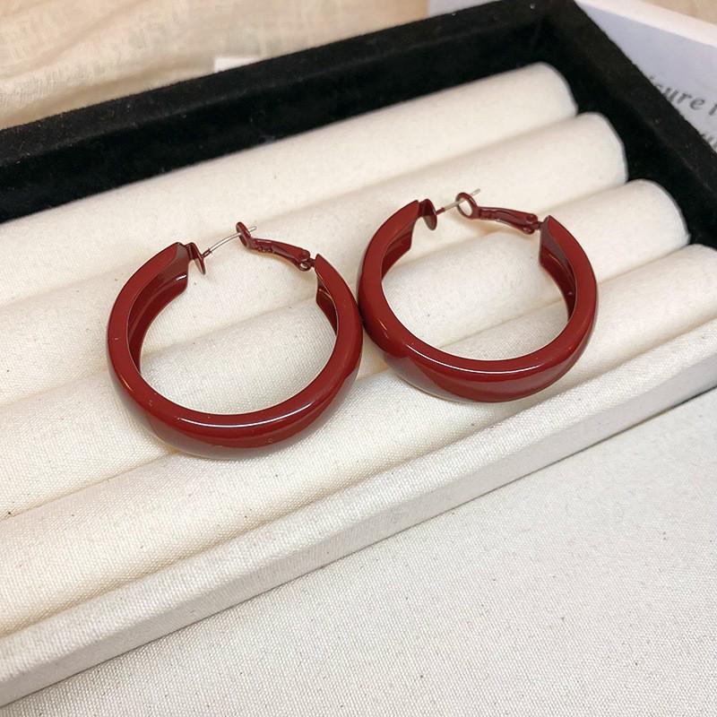 Silver Needle Acrylic C-shaped Hoops: Elegant & Versatile Design Earrings.