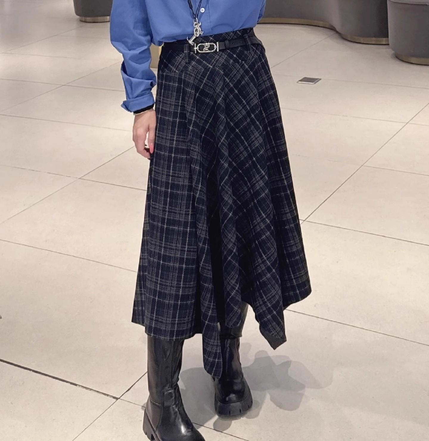 Женская универсальная асимметричная клетчатая юбка для похудения, Зима 2025 - Стиль 3GA342201 Medium темно-синий