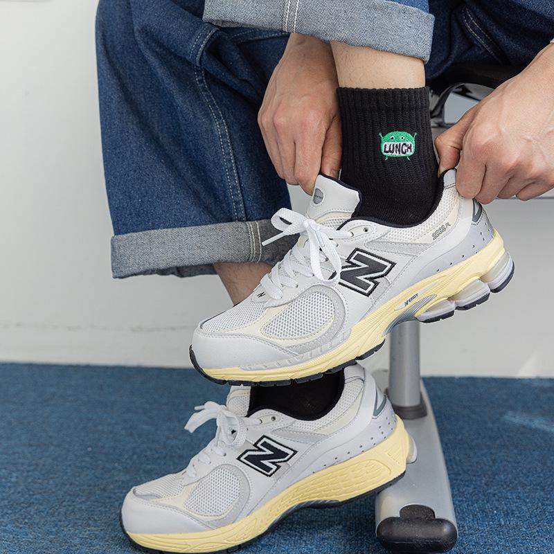 Men's Spring Summer Solid Color Embroidered Cotton Breathable Sweat-Absorbent Sports Socks for Teens and Students