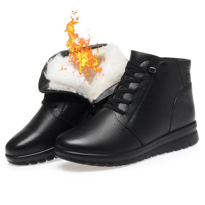 

Winter new leather wool cotton shoes women s flat-bottomed warm cotton boots velvet short boots 40