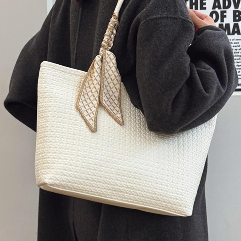 Fashion Large-capacity Tote Bag Women's 2025 Autumn New Korean Version of Simple Casual Armpit Bag High-value Shoulder Bag