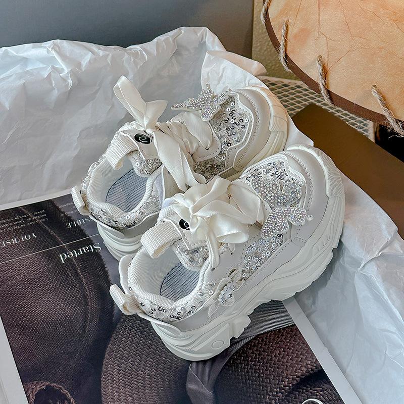 

Спортивная обувь для девочек Весна и Осень Бабочка Детские папины кроссовки для детей среднего и старшего возраста Дышащая повседневная обувь для малышей 30 белый