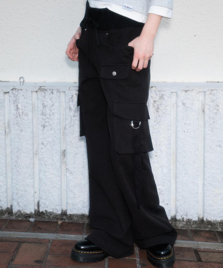 ROSEFRANTZ Cargo Slim Bootcut Pants [Black]