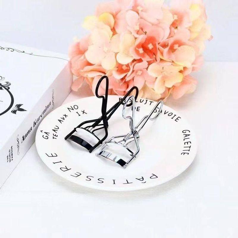 Eyelash Curler Nature Curler Female Clip Eyelash Long-Lasting Hair-Styling Does Not Hurt Eyelashes Beginner Small Portable