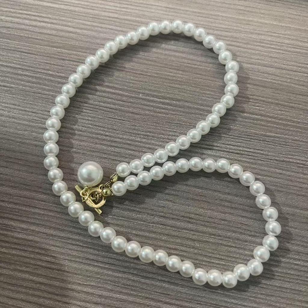 Fashion temperament pearl pendant necklace women's niche design high-end collarbone chain new temperament neck chain