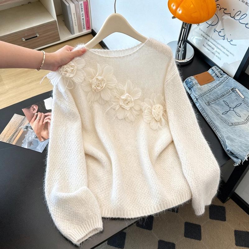 Plus Size Chic Floral Knit Sweater: Soft, Fluffy & Slimming for a Youthful Autumn/Winter Look
