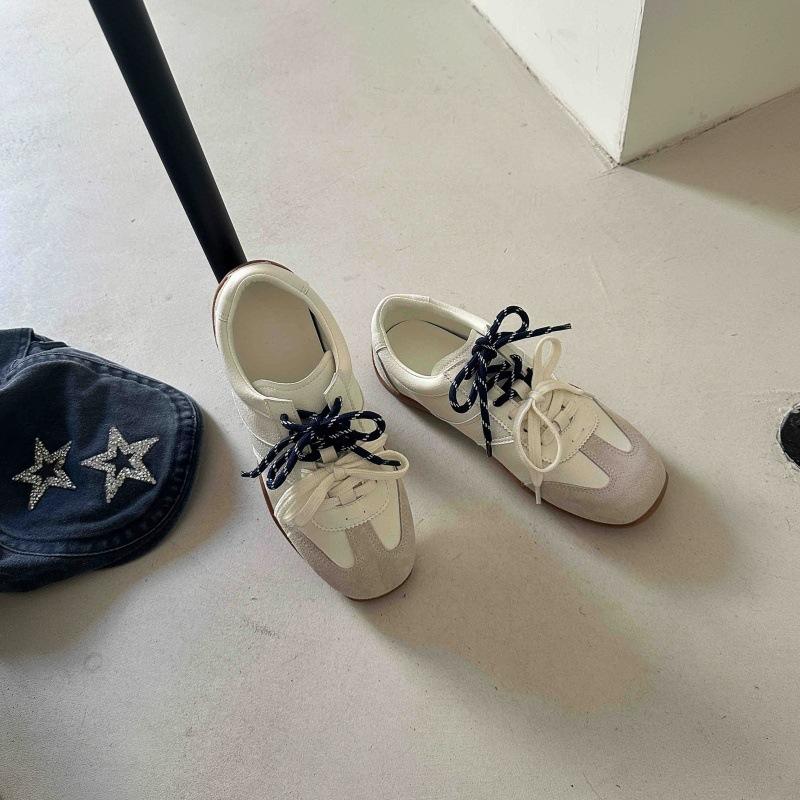 Retro color matching little white shoes women's 2025 new versatile pair of shoelaces casual sports shoes flat lace-up German training shoes women