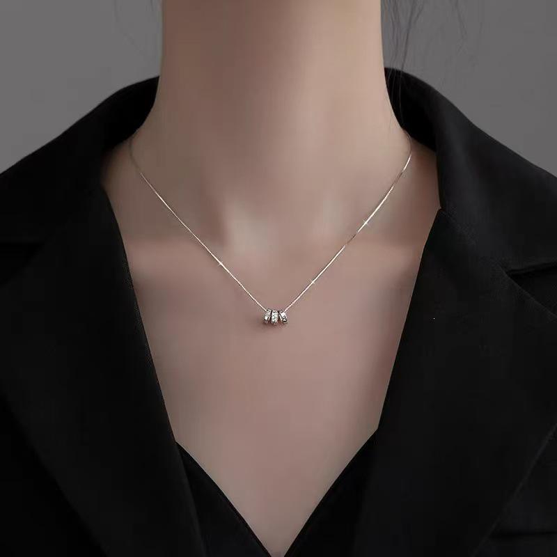 Collier pendentif en argent sterling 925 avec chiffres romains - Cercle à trois anneaux et chaîne de clavicule, Style simple de luxe léger
