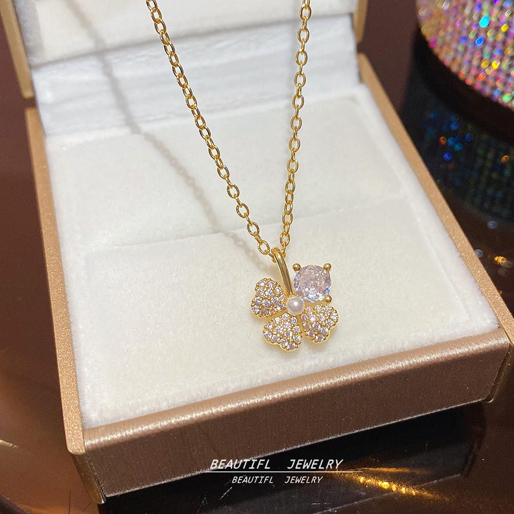 18K Gold Titanium Rhombus Clavicle Chain Necklace - Women’s Trendy Geometric Choker Pendant