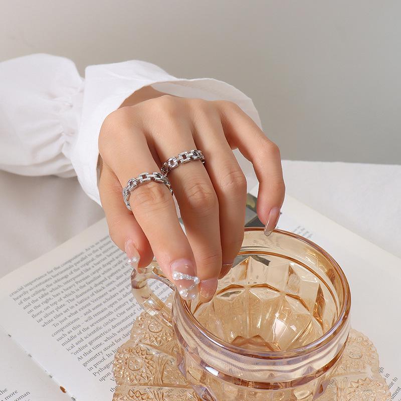 Minimalist European Gold-Plated Titanium Steel Link Ring for Men & Women