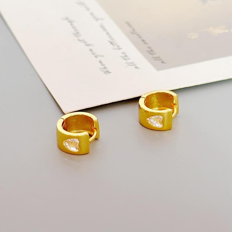 Manufacturer S Supply Fine Beautiful Women Earrings Small And Simple Wide-Sided Diamond-Set Love Ear Buckle Spot