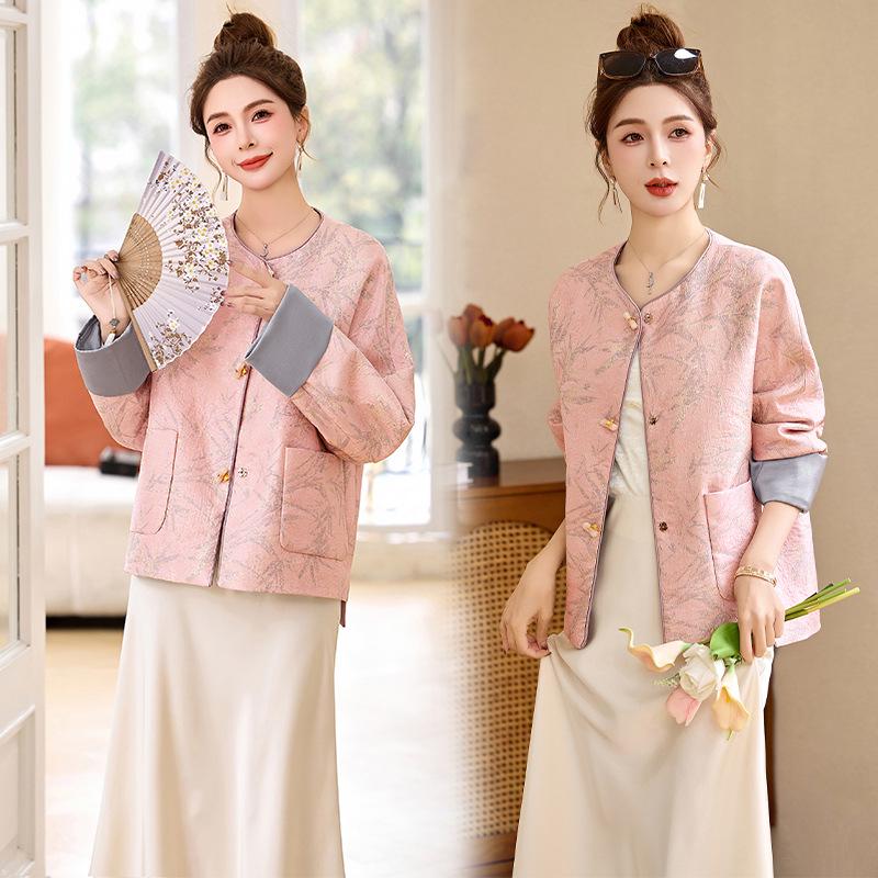 

Женский жаккардовый топ с круглым вырезом на весну 2025 года - Модная верхняя одежда в китайском национальном стиле L (62.5-70 kg) розовый