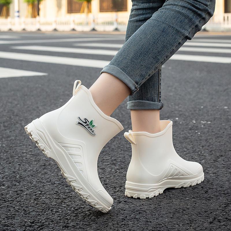 Short Rain Shoes Women's New Fashion Casual Thermal Shoes Overshoes Non-slip Velvet Student Rain Boots Water Shoes Women